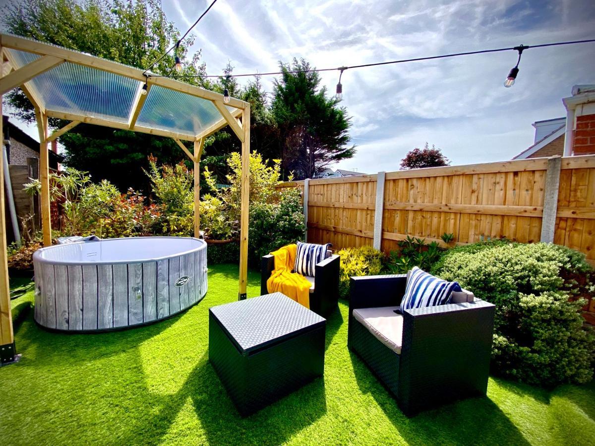 Remarkable 3-Bed Hot Tub House In Blackpool Zewnętrze zdjęcie