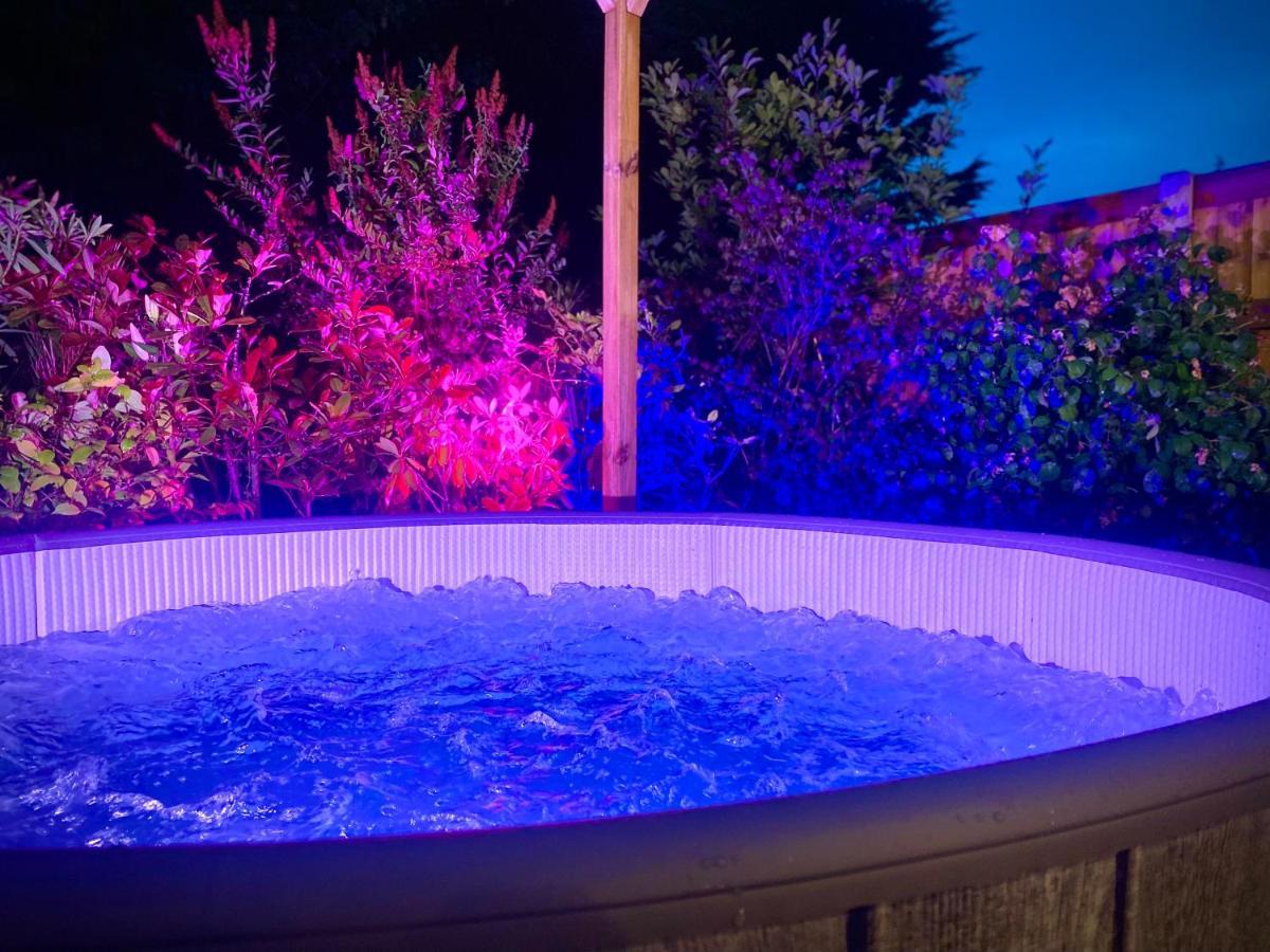 Remarkable 3-Bed Hot Tub House In Blackpool Zewnętrze zdjęcie